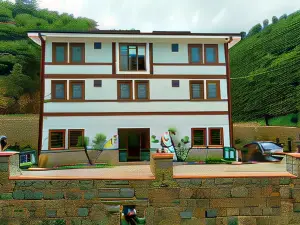 ÇARDAK Alti Otel