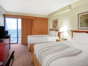La Quinta Inn & Suites by Wyndham Stamford / New York City