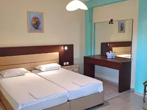 Ta Kalamakia Apartments