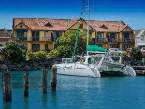 Harbourside Lodge