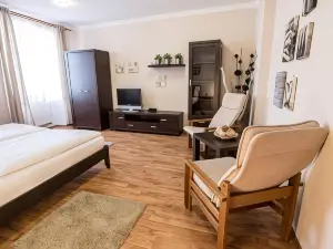 Tylova Apartments