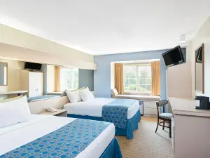 塞內卡福爾斯溫德姆麥客達套房飯店