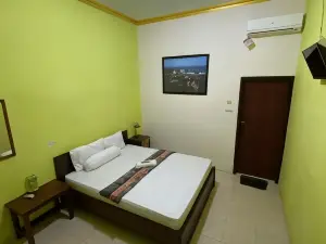 Watukarung Sackstone Guesthouse