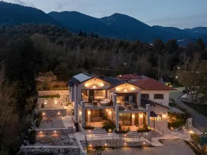 Evora Luxury Suites