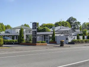 安布爾汽車旅館