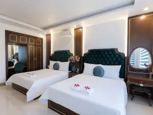 Royal Hotel - Sài Đồng - Long Biên