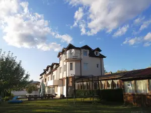 Hotel Zenit Satovcha