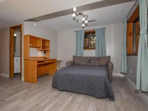 Charming Coastal Retreat - Lakeview and Free Activities