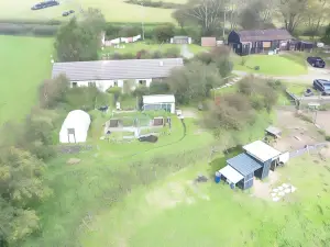 Inviting 2-Bed Cottage in Newcastle Emlyn