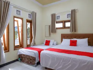 レッドドアーズ ニア デサ ウィサタ タンビ ディエン