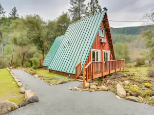 Secluded Salyer Gem w/ Deck + Trinity River Access