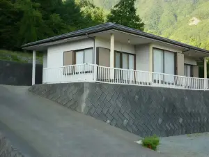 Kimis Cottage