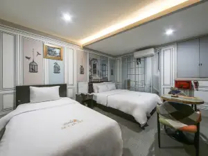 Sky Motel