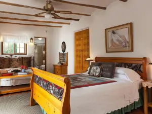 Casa Escondida Bed & Breakfast