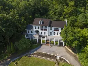 Belvedere On The Potomac