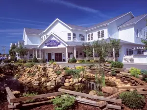 Blue Gate Garden Inn