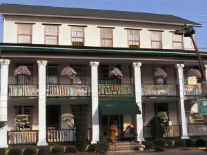 The National Hotel
