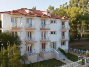 Elatos Apartments