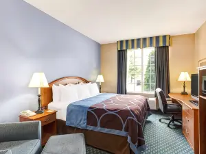 Super 8 by Wyndham Smithfield/Selma