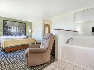 Super 8 by Wyndham Madison IN