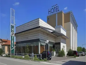 Noventa Hotel