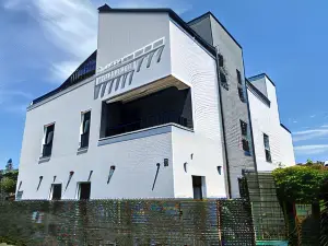 4Trees Airport Apartments