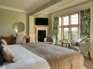 Fanhams Hall, Exclusive Collection