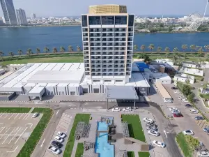 Hotel Holiday International