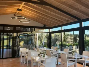 Ampoulos Rooms & Apartments