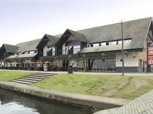 OYO Lakeside Willen Lake Milton Keynes