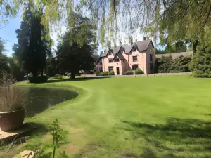 Cwrt Bleddyn Hotel Wales