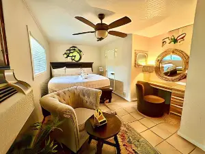 Poolside King Cabana with Full Kitchen, King Bed, Sleeper Sofa and Pool Access, Hotel Room