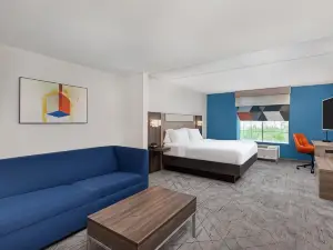 Holiday Inn Express & Suites Columbus at Northlake