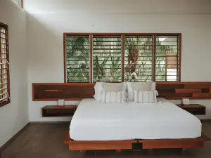 Salvatierra Beachfront Hotel