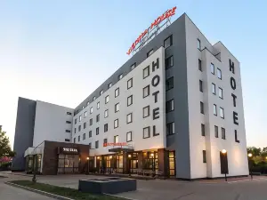 Vienna House Easy by Wyndham Bucharest Airport