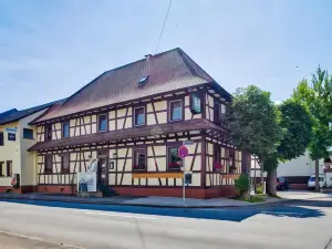 Landgasthaus Kreuz beim Tom