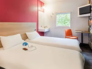 hotelF1 Laval