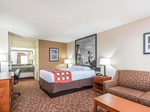 Super 8 by Wyndham Clovis