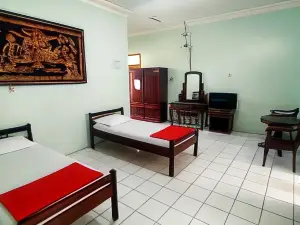 Hotel Garuda Syariah Near Alun Alun Banjarnegara