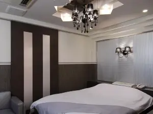 호텔 레전드 플러스 - 어른 전용