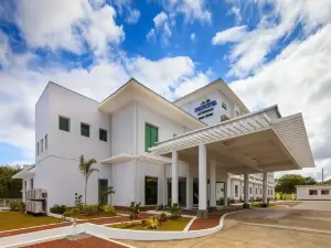 Microtel by Wyndham South Forbes Near Nuvali