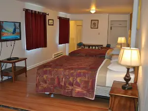 Golden Lion Motel