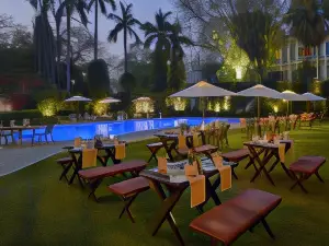 Hotel Clarks Varanasi Limited