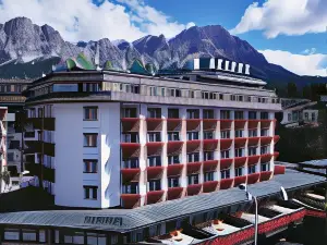 Hotel Alaska Cortina