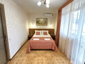Atrium Hotel