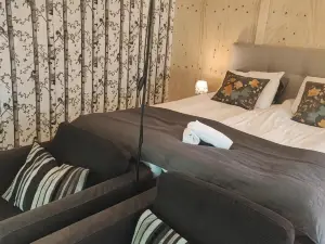 Sjugare Gård Glamping