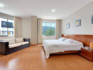 Aviró Hotel