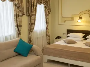 Knyagini Uhtomskoj Hotel