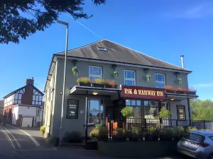 Usk and Railway Inn