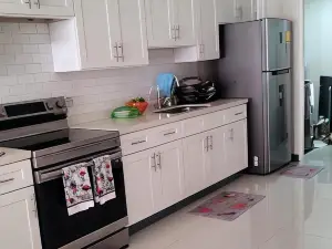 Cozy Portmore Apartment with 2 Bedrooms